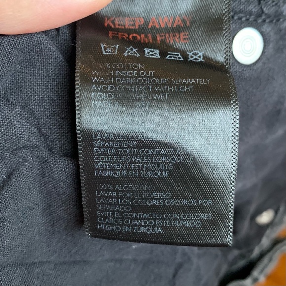 SOLD BDG High Rise Washed Black Denim Mom Shorts Sz 27 - Picture 10 of 11